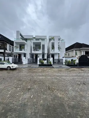 5bdrm Duplex in Ikota for sale