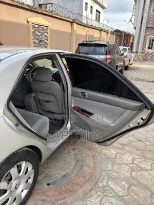 Toyota Camry 2.4 XLE 2005 Silver