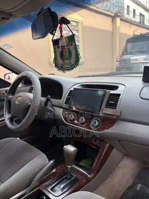 Toyota Camry 2.4 XLE 2005 Silver