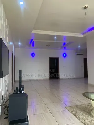 3bdrm Apartment in Oniru Estate for rent