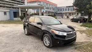 Toyota Highlander LE 4dr SUV (3.5L 6cyl 6A) 2015 Black