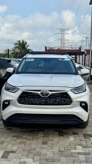 Toyota Highlander XLE AWD 2024 White