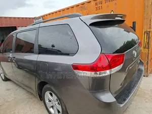 Toyota Sienna LE 7 Passenger 2010 Gray
