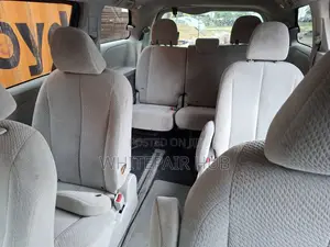 Toyota Sienna LE 7 Passenger 2010 Gray