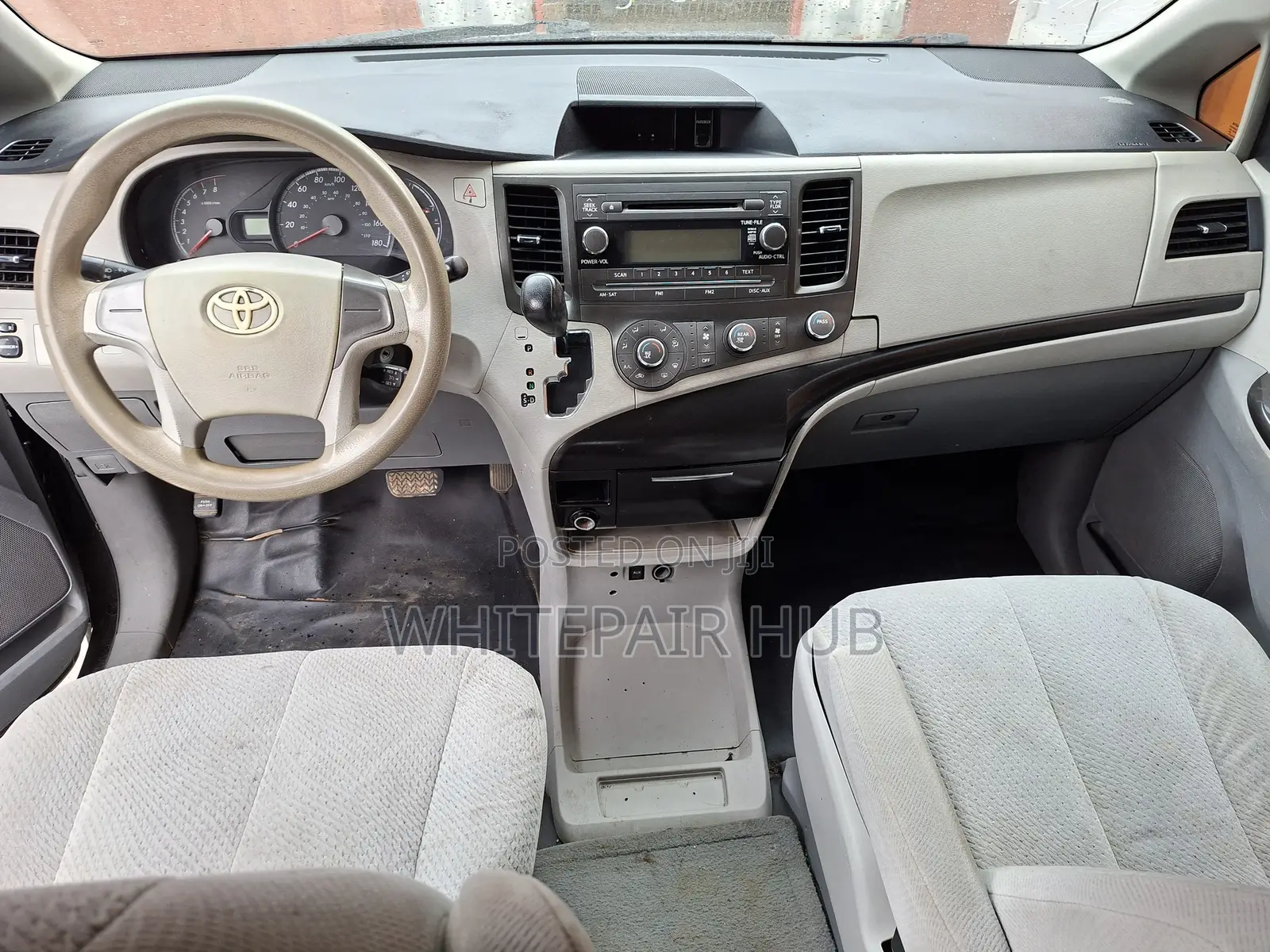 Toyota Sienna LE 7 Passenger 2010 Gray