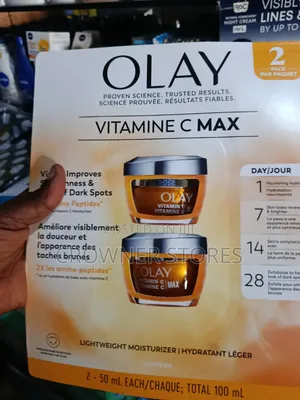 Olay Vitamin C MAX Face Moisturizer Brightening Cream 2 in 1 Pack