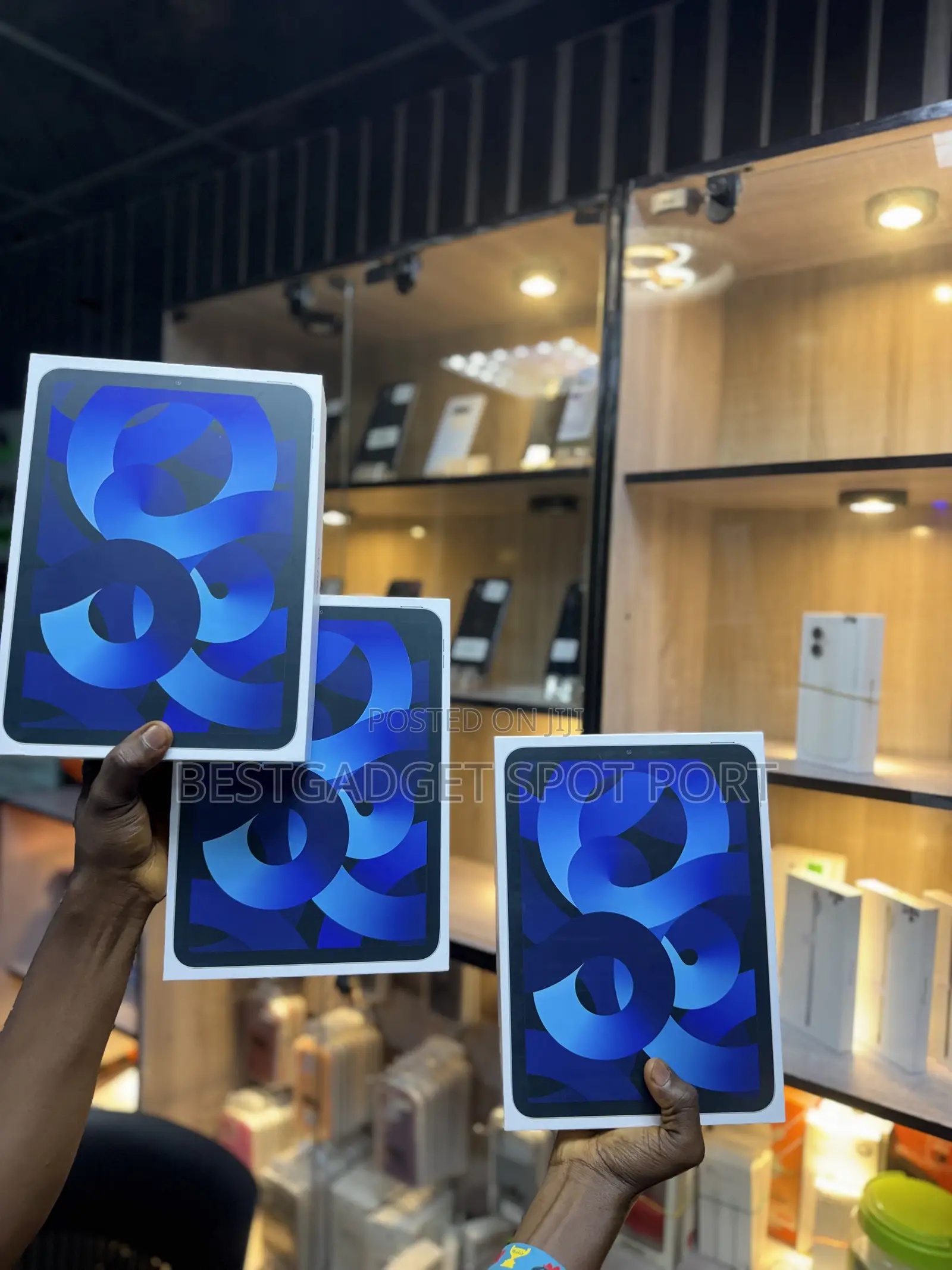 New Apple iPad Air 64 GB