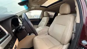 Toyota Highlander Limited 2019 Beige