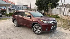 Toyota Highlander Limited 2019 Beige