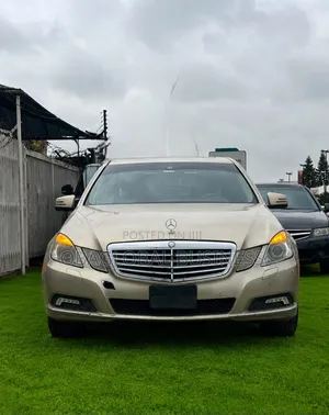 Mercedes-Benz E350 2010 Gold