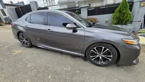 Toyota Camry 2018 Gray