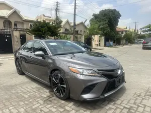 Toyota Camry XSE (2.5L 4cyl 8A) 2019 Gray
