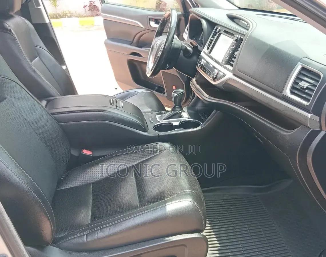 Toyota Highlander Limited Platinum 4x4 V6 (3.5L 6cyl 8A) 2017 Silver