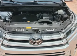 Toyota Highlander Limited Platinum 4x4 V6 (3.5L 6cyl 8A) 2018 Silver