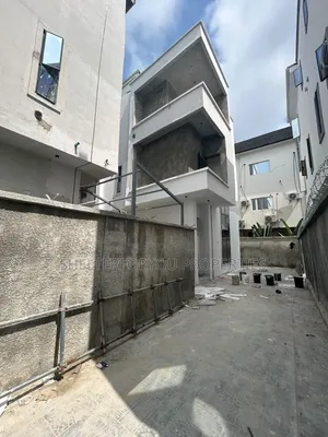5bdrm Duplex in Lekki Phase 1 for sale