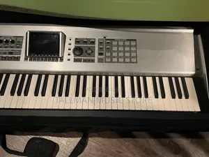 Roland Fantom X8