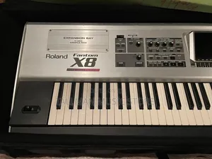 Roland Fantom X8