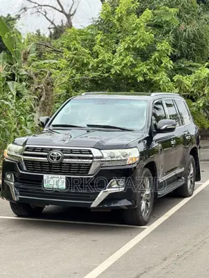 Toyota Land Cruiser 5.7 V8 2012 Black