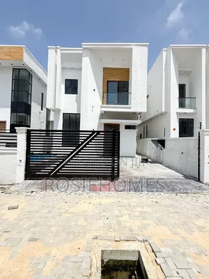 4bdrm Duplex in Daffodil Estate, Chevron for sale