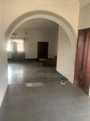 3bdrm Block of Flats in Radio, Ikorodu Garage for rent