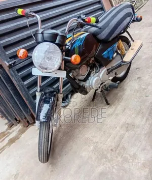 TVS Apache 180 RTR 2025 Black