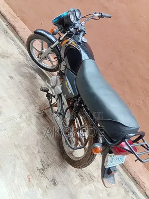 TVS Apache 180 RTR 2025 Black