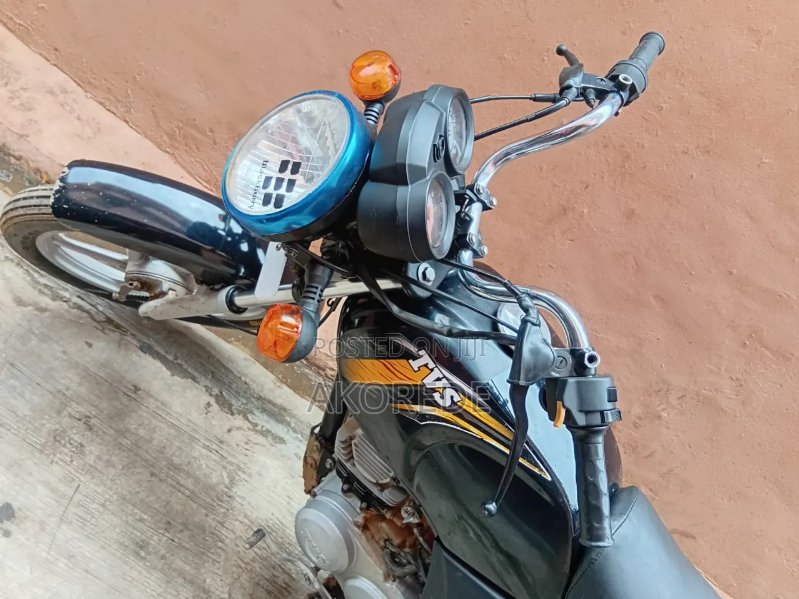 TVS Apache 180 RTR 2025 Black