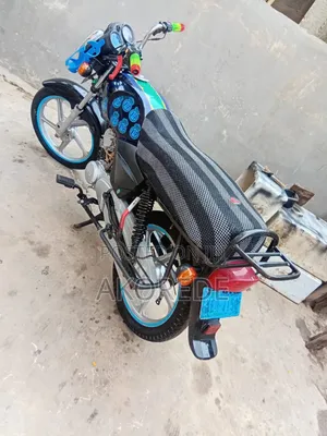 TVS Apache 180 RTR 2025 Black