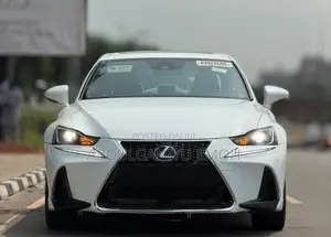 Lexus IS 300 AWD 2018 White