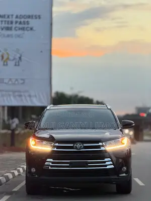 Toyota Highlander Limited 4x2 V6 (3.5L 6cyl 8A) 2018 Black