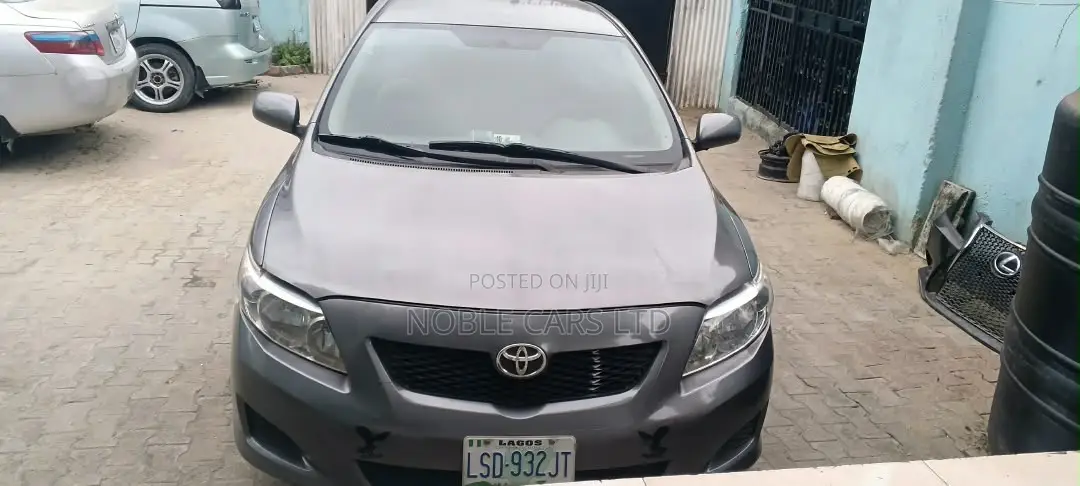 Toyota Corolla 2010 Gray