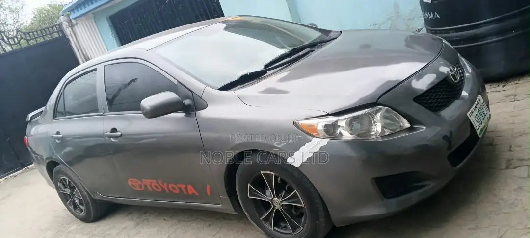 Toyota Corolla 2010 Gray