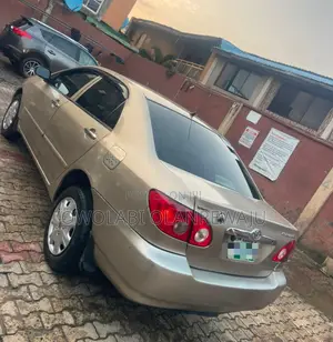 Toyota Corolla 2007 Gold