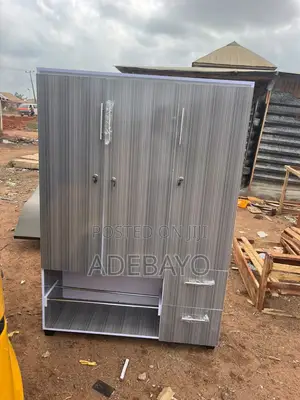 Wardrobe Available Pay on Delivery