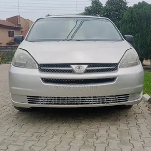 Toyota Sienna 2005 Silver