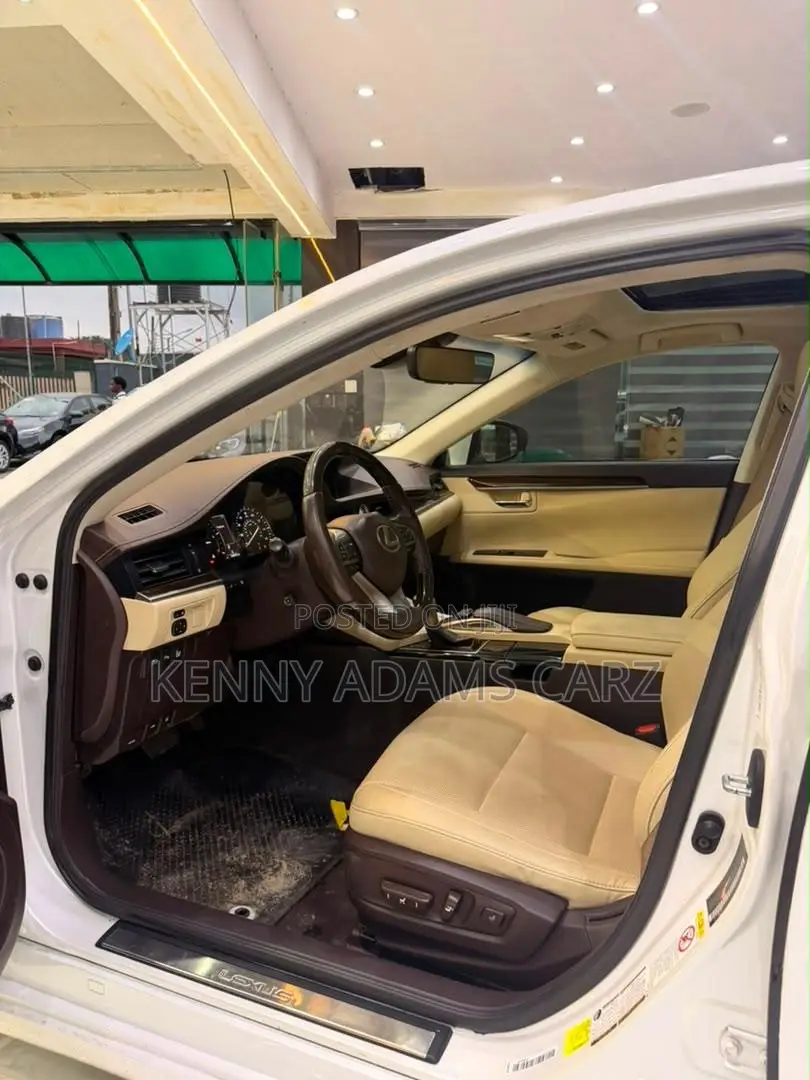 Lexus ES 2017 White