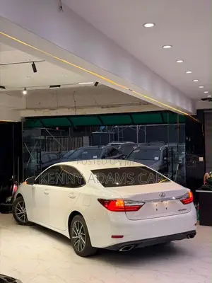 Lexus ES 2017 White
