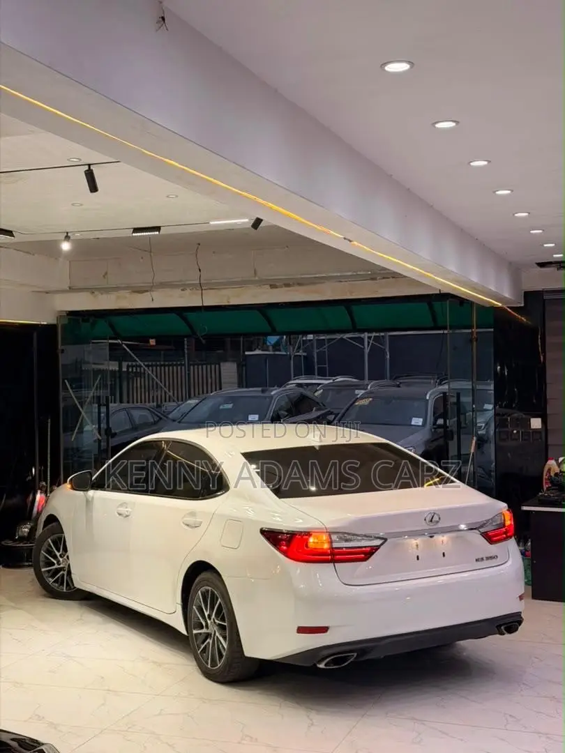 Lexus ES 2017 White