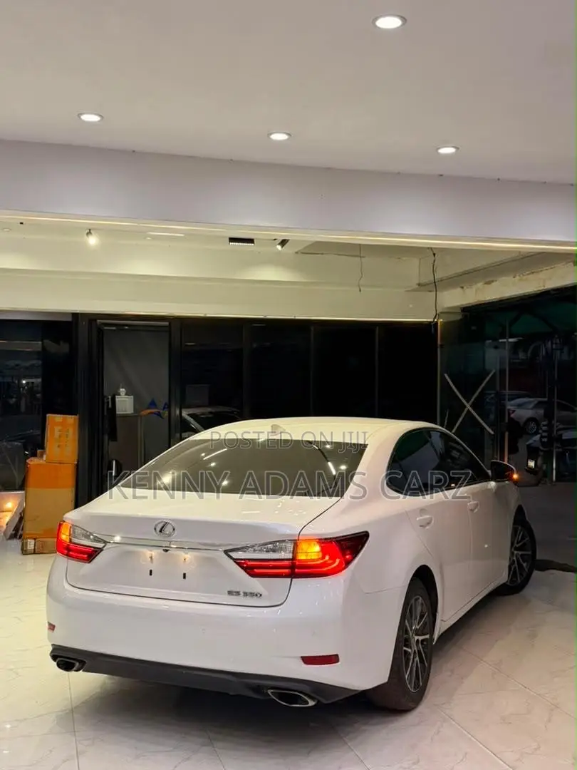 Lexus ES 2017 White