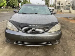 Toyota Camry LE 4dr Sedan (2.4L 4cyl 5A) 2005 Green