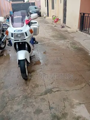 Honda CBR 1999 White
