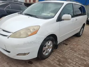 Toyota Sienna XLE AWD 2006 White