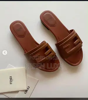 Fend Flat Slippers