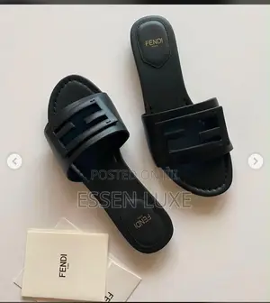 Fend Flat Slippers