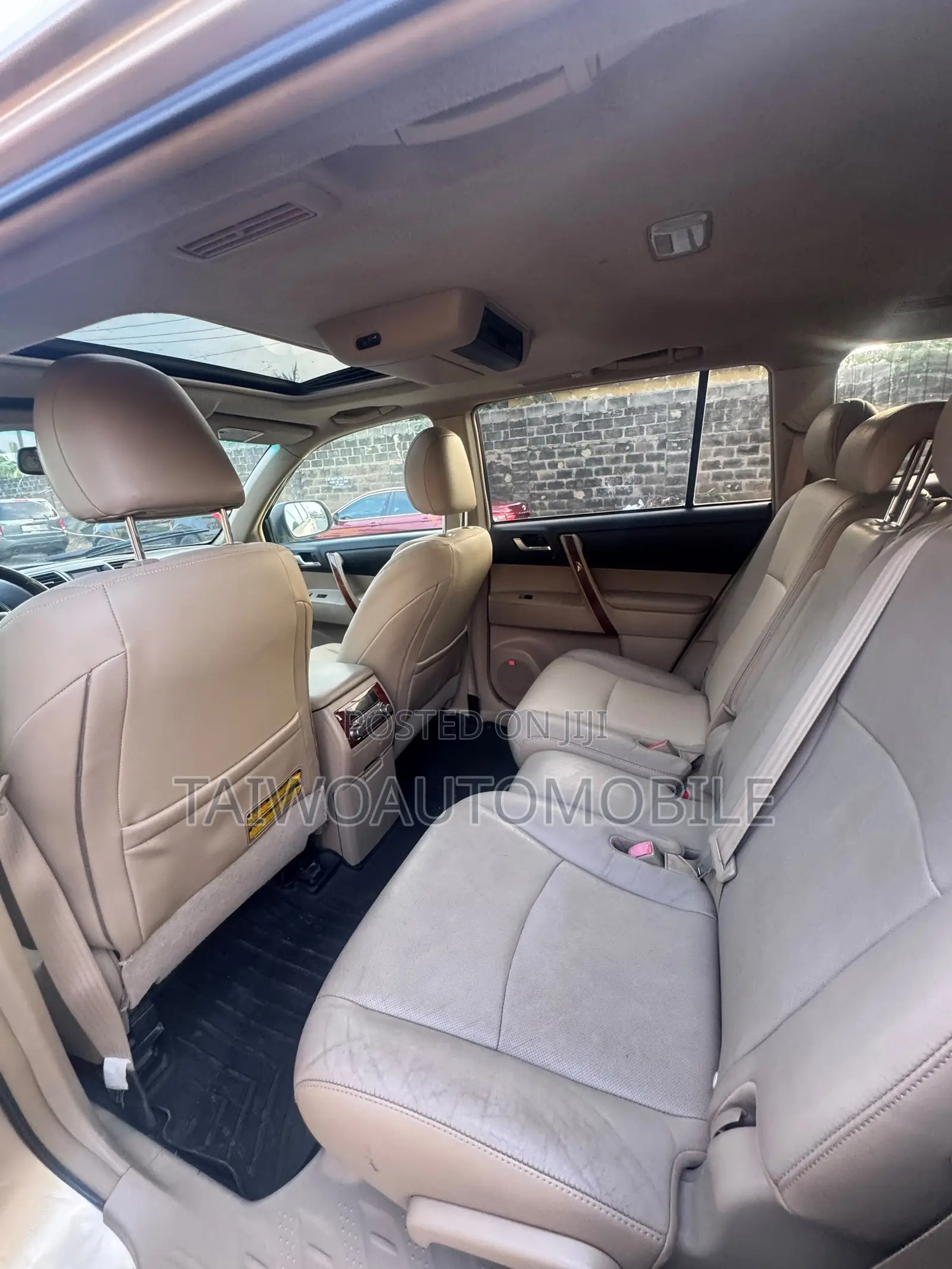 Toyota Highlander 2012 Gold