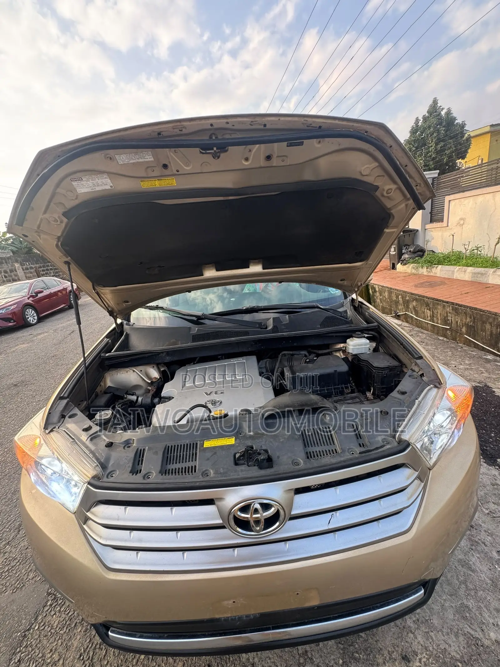 Toyota Highlander 2012 Gold