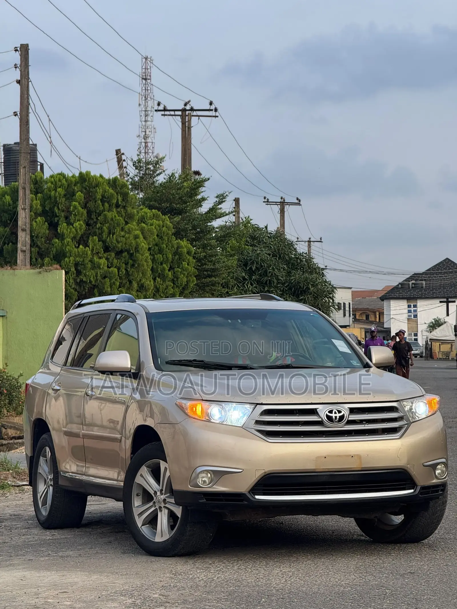 Toyota Highlander 2012 Gold