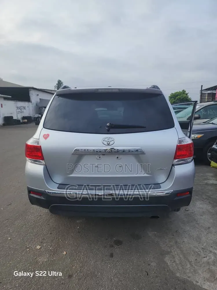 Toyota Highlander 2013 Silver
