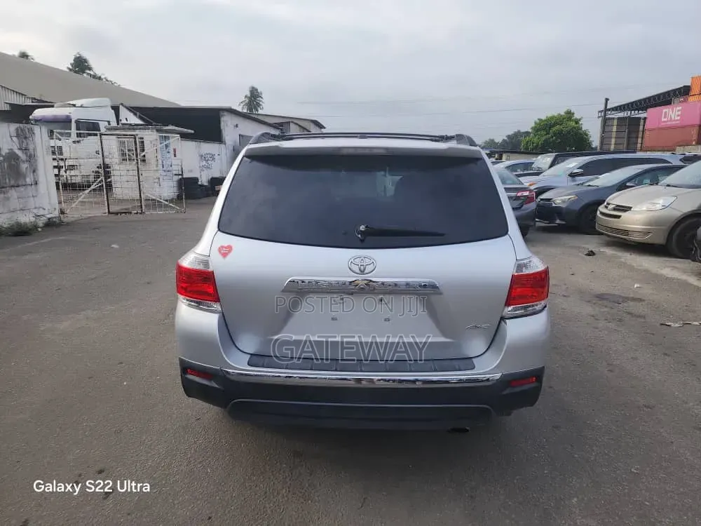 Toyota Highlander 2013 Silver