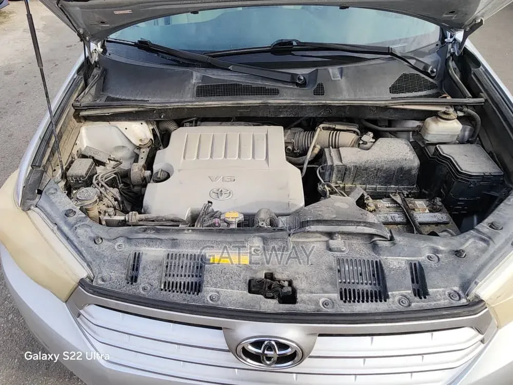 Toyota Highlander 2013 Silver
